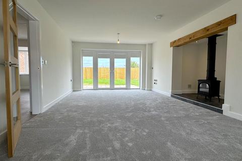 4 bedroom detached house for sale, Kettlemere Close, Ellesmere.