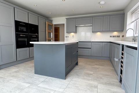 4 bedroom detached house for sale, Kettlemere Close, Ellesmere.