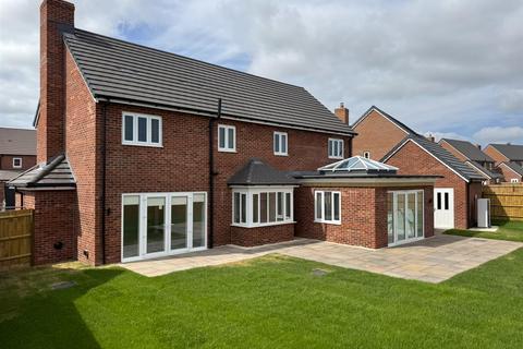 4 bedroom detached house for sale, Kettlemere Close, Ellesmere.