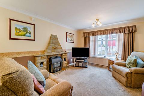 2 bedroom retirement property for sale, Larks Hill, Pontefract, West Yorkshire