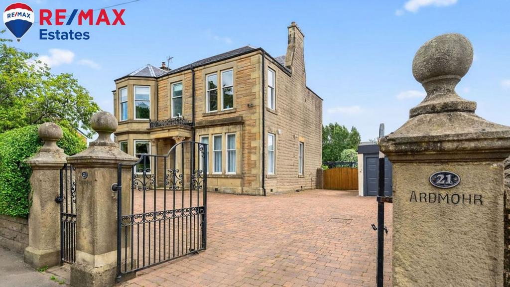 Front Entrance and Drive