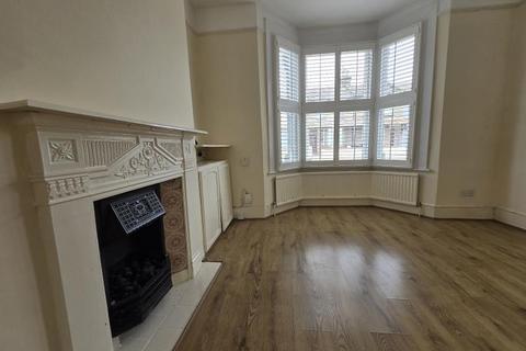 3 bedroom terraced house to rent, Bury Street, Edmonton, N9