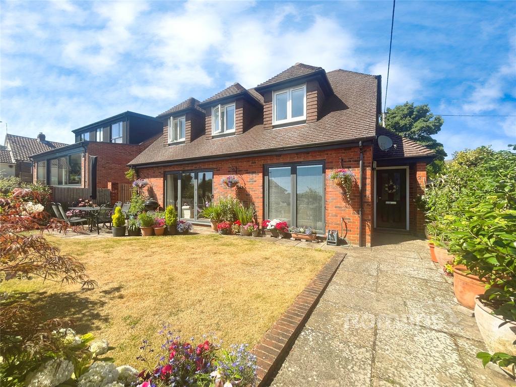Spring Lane, Farnham, Surrey 4 bed detached house - £650,000