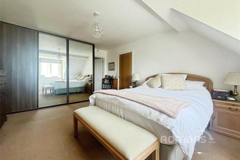 2 Spring Lane, Farnham, GU9 0JD