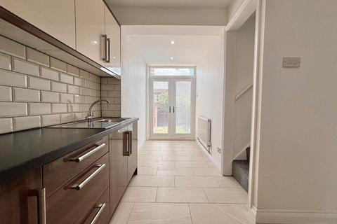 2 bedroom terraced house to rent, St. Georges Road, Barnsley