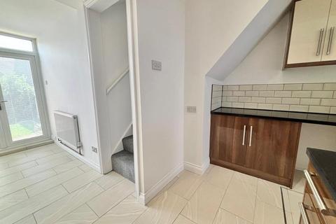2 bedroom terraced house to rent, St. Georges Road, Barnsley