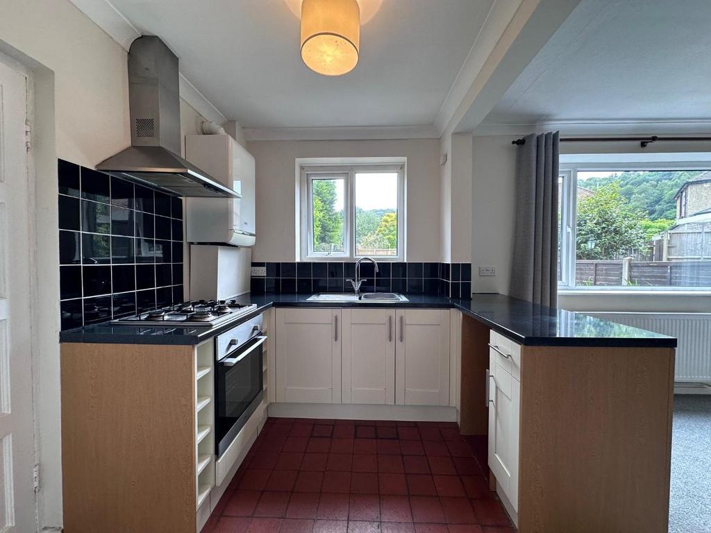 Kitchen 1.jpg