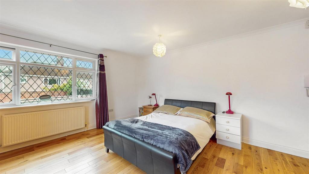 Bedroom 1.jpg