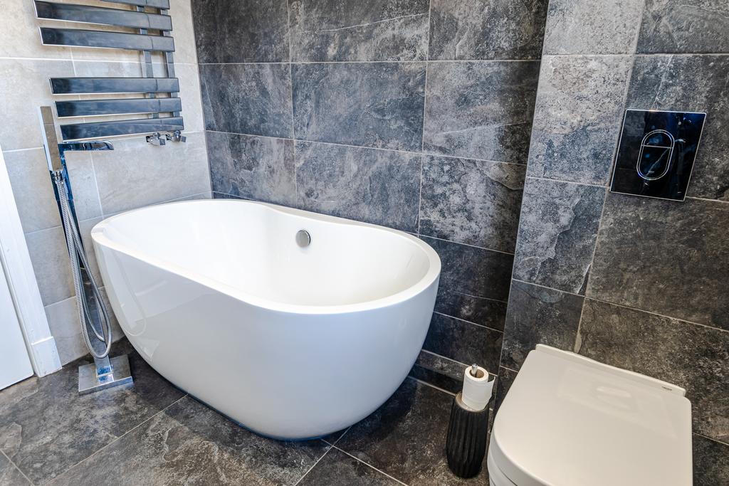 Bathroom2