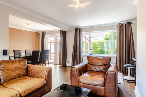 3 bedroom detached house for sale, St. Helens Close, Leeds LS16