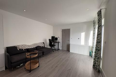 1 bedroom flat for sale, Kappa Court, Etwell Place, Surbiton, KT5