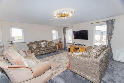3 bedroom detached bungalow for sale, Hempriggs, Wick, Highland. KW1 5TP