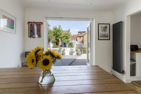 18 Bentley Close, Northampton, NN3 5JS