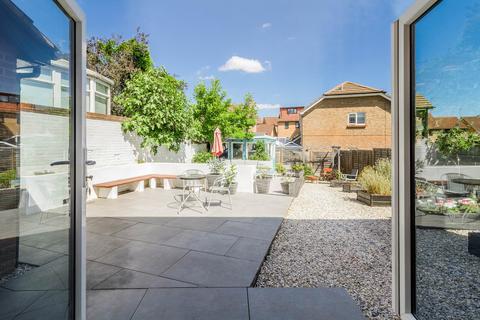 18 Bentley Close, Northampton, NN3 5JS