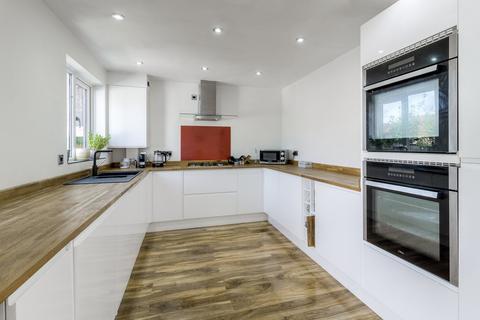 18 Bentley Close, Northampton, NN3 5JS