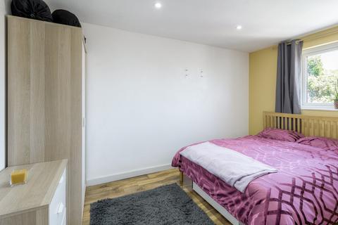 18 Bentley Close, Northampton, NN3 5JS