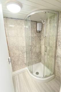 1 bedroom in a house share to rent, 125 West Wycombe Road, Hp12