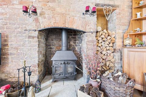 undefined, Alkerton, Eastington, Stonehouse, Gloucestershire, GL10