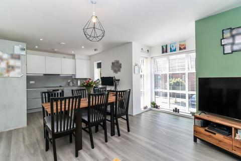 1 bedroom flat for sale, Farriers Way, Shire House Farriers Way, WD25