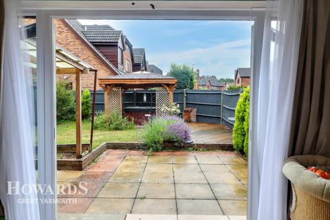 4 bedroom detached house for sale, Prince of Wales Road, Caister-on-Sea