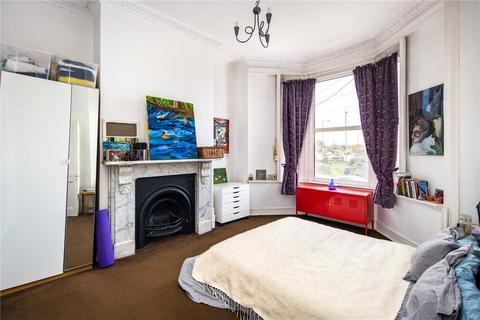 3 bedroom flat to rent, Holly Road, Wanstead, London, E11