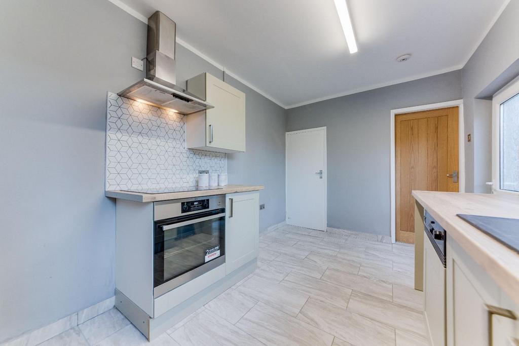 Kitchen 1.5.jpg