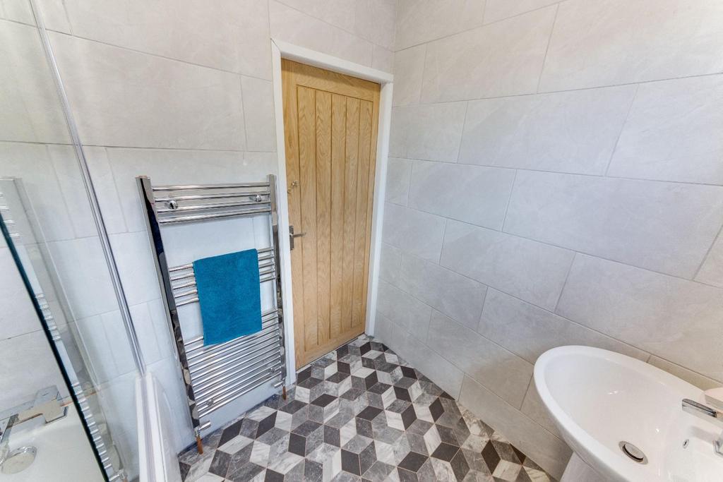 Bathroom 1.3.jpg
