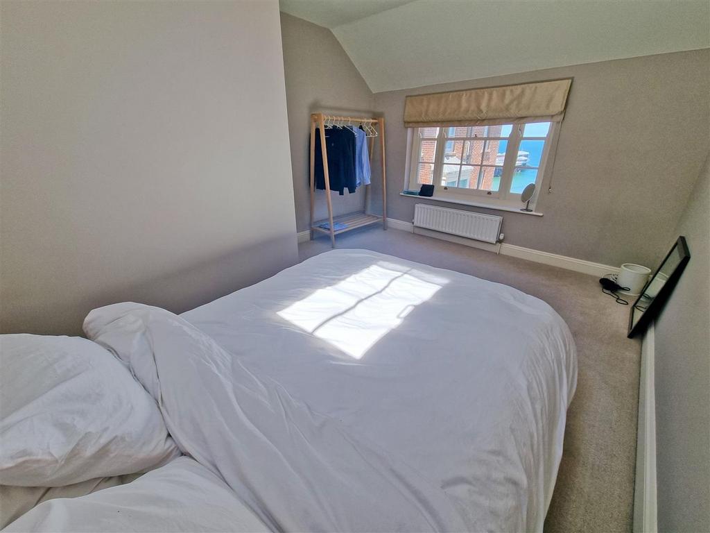 Bedroom 1.1.jpg