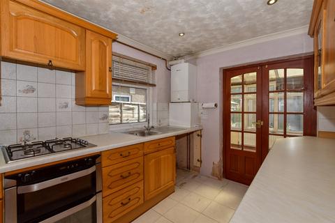 2 bedroom terraced house for sale, Waghorn Road, Snodland, Kent