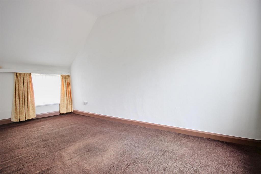 Bedroom 3 (side)