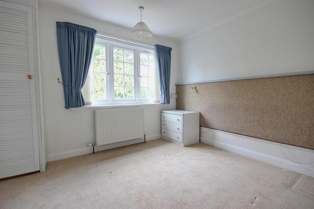Bedroom 2 (rear)