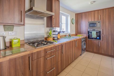 2 bedroom flat for sale, Sir Bernard Lovell Road, Malmesbury, SN16