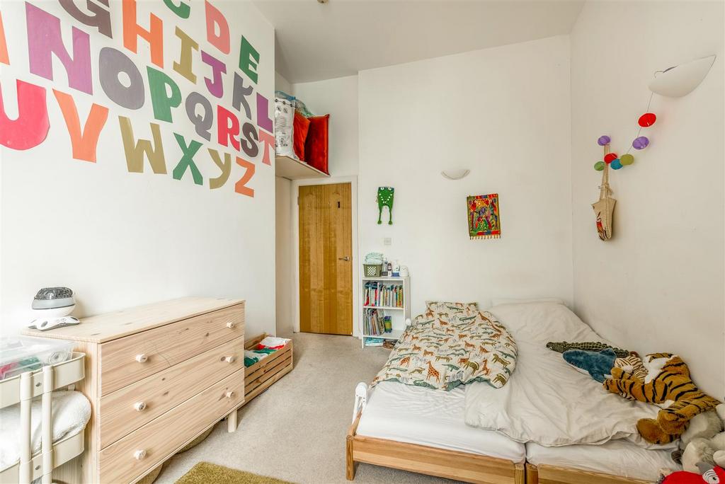 Flat 1, 3 Silwood Terrace2.jpg