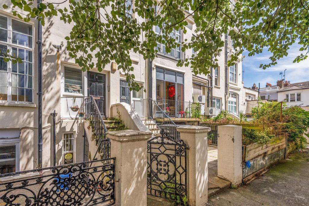 Flat 1, 3 Silwood Terrace25.jpg
