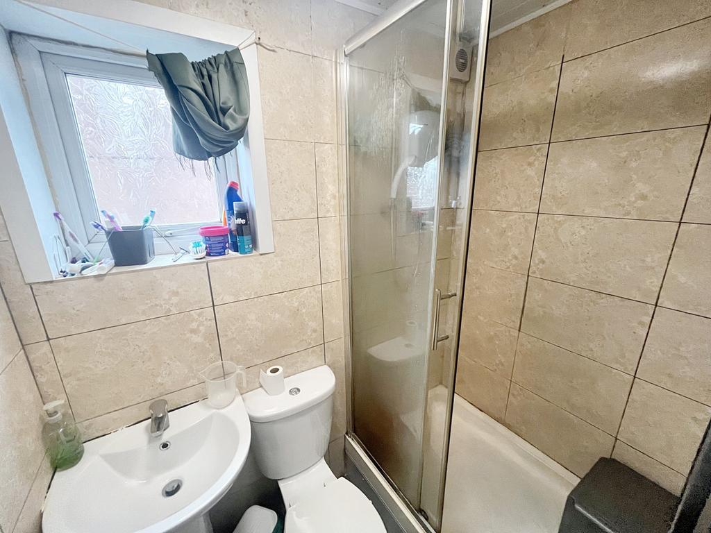 2 Raikes Road