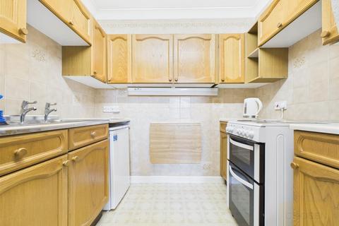 2 bedroom retirement property for sale, Pittville Circus Road, Cheltenham
