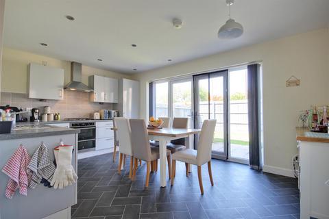 3 bedroom detached house for sale, Paradise Drive, Woodmansey, Beverley