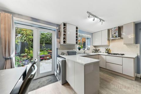 24 Howard Drive, Ackworth, Pontefract, WF7 7RB