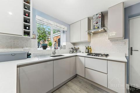 24 Howard Drive, Ackworth, Pontefract, WF7 7RB