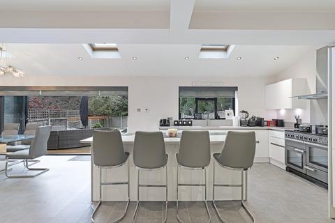 undefined, The Lindens, Essex IG10