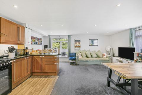 4 Maresfield, Croydon, CR0 5UA