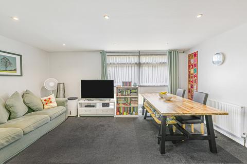 4 Maresfield, Croydon, CR0 5UA