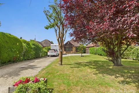 2 bedroom bungalow for sale, Ganstead Lane, Bilton HU11