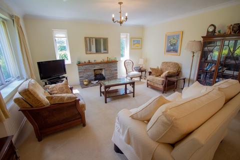 2 bedroom detached bungalow for sale, Potters Close, West Hill