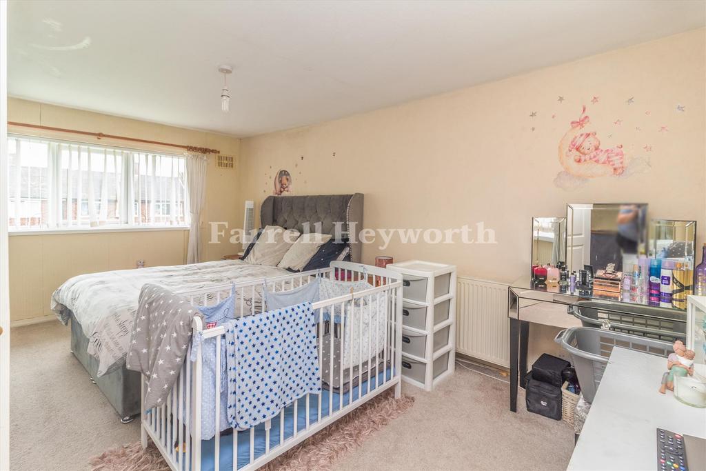 Bedroom 1 image 2