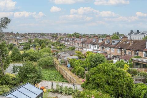 2 bedroom flat for sale, St Quintin Avenue, North Kensington, London, W10