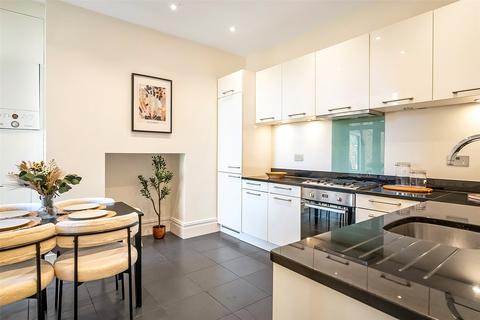 3 bedroom apartment for sale, Cavendish Gardens, Trouville Road, London, SW4