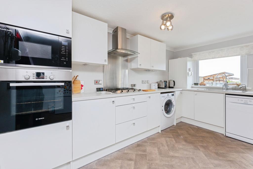 Kitchen / Dining