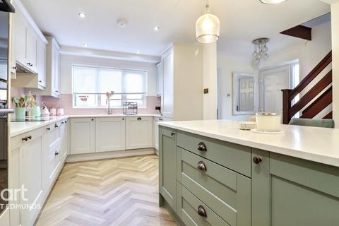 4 bedroom detached house for sale, Raedwald Drive, Bury St Edmunds