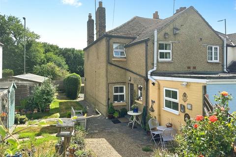3 bedroom end of terrace house for sale, Bath Road, Taplow, Maidenhead